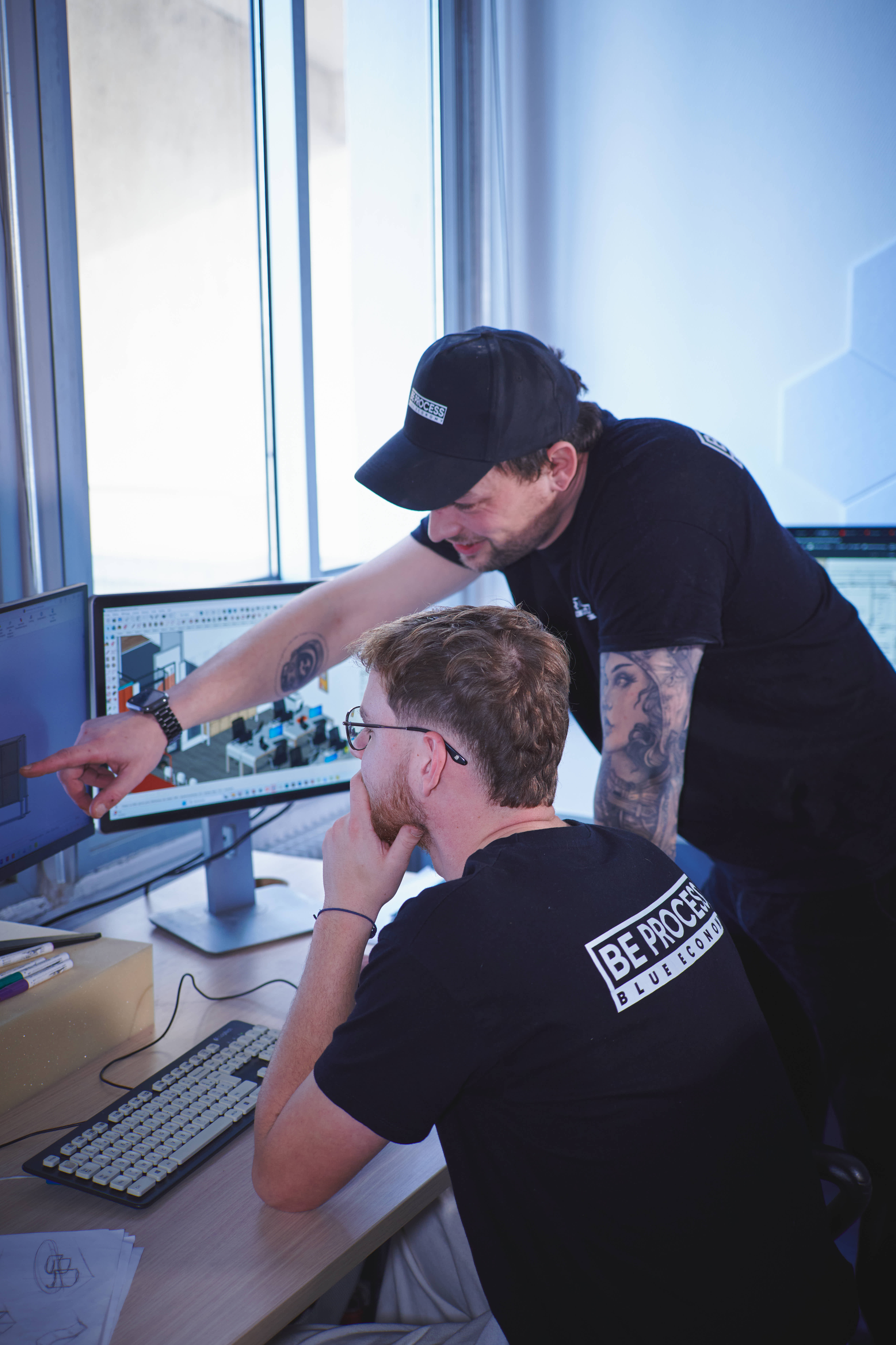 Théo Cherrier et Mathis Astié dans les bureaux de Be Process