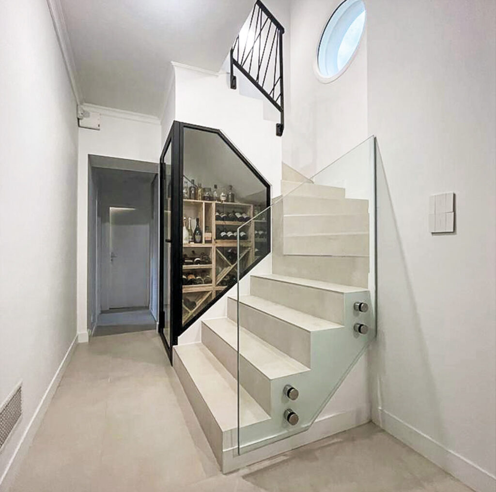 Escalier sur mesure avec cave à vin Escalier sur mesure avec cave à vin